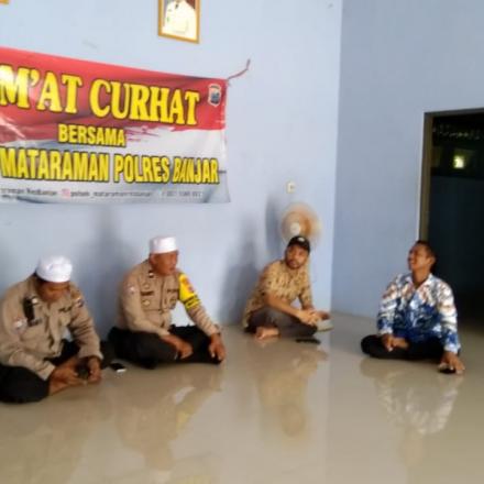 Jum'at Curhat Bersama Polsek Mataraman