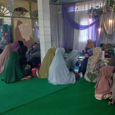 Perkumpulan Yasinan Ibu-Ibu Mengadakan Peringatan Maulid Nabi Muhammad SAW  1445 H