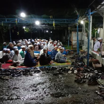 Peringatan Maulid Nabi Muhammad SAW di Musholla Ishlahul Ummah Meriah Sukses Terlaksana