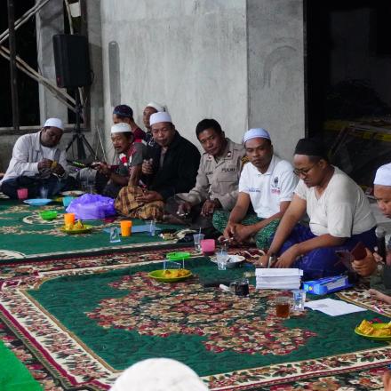 Persiapan Acara Tabligh Akbar Musholla Ishlahul Ummah Mangkalawat
