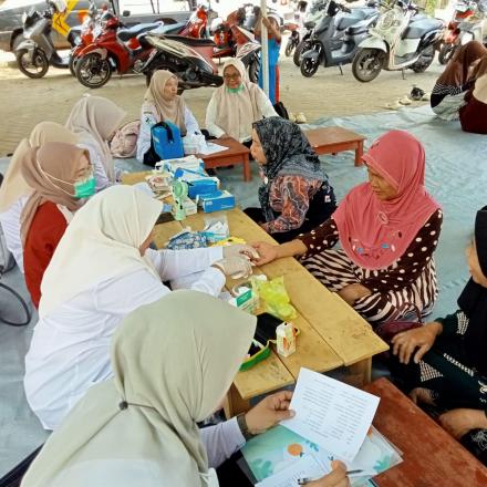 Posyandu Posbindu Pelopor Kesehatan Warga Desa Mangkalawat 