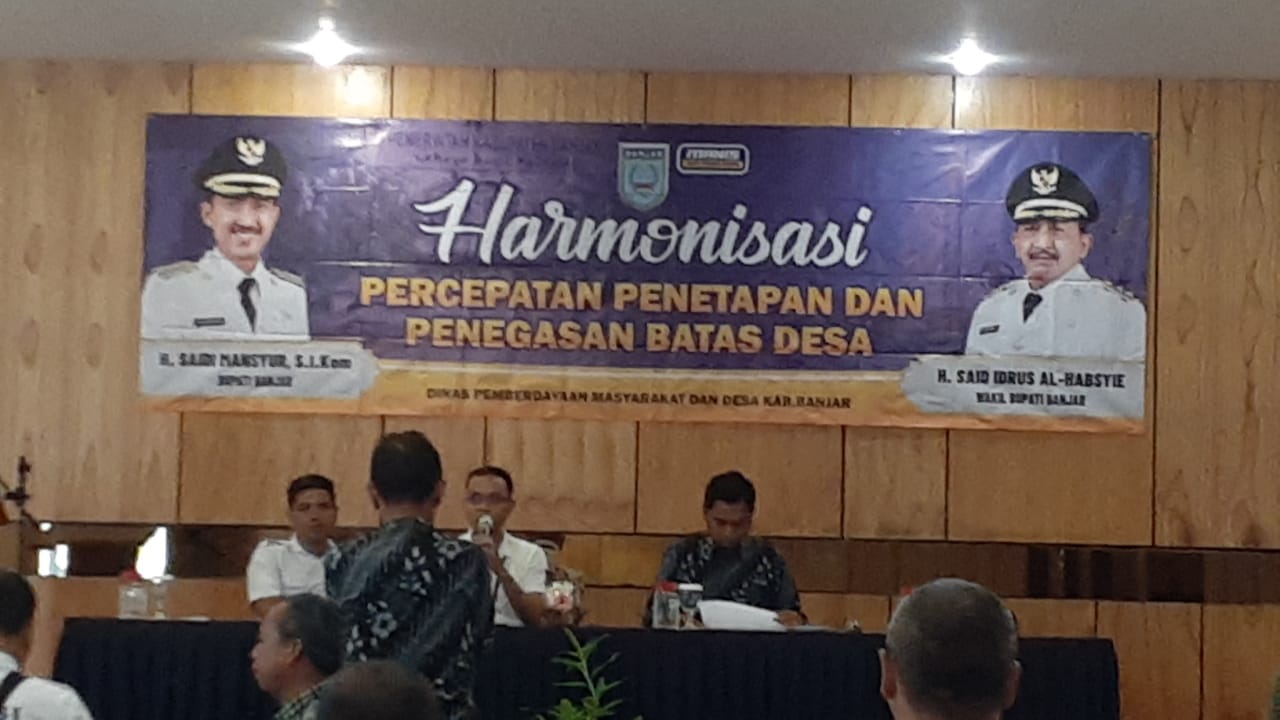 Pambakal  Mangkalawat Mengikuti Sosialisasi Percepatan Penetapan Dan Penegasan Batas Desa