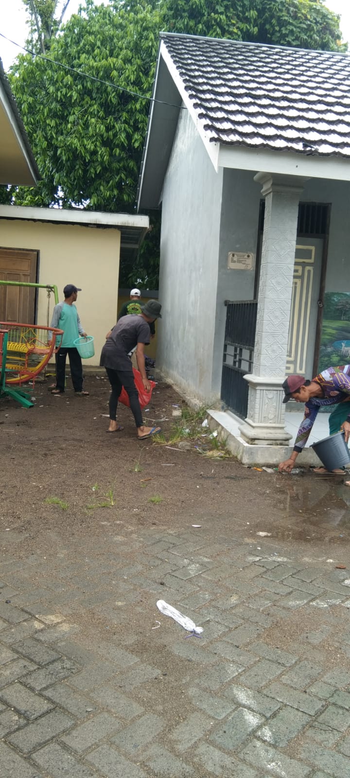 PemDes Mangkalawat Lakukan Kegiatan Gertak PSN (Gerakan Serentak Pemberantasan Sarang Nyamuk)