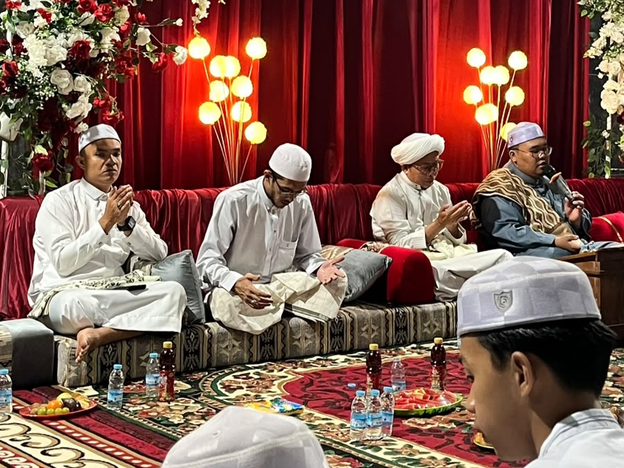 Semarak Warga Mangkalawat Laksanakan Peringatan Maulid Nabi Muhammad SAW di Musholla Ishlahul Ummah